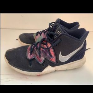 Kyrie 5 - Youth Size 6
